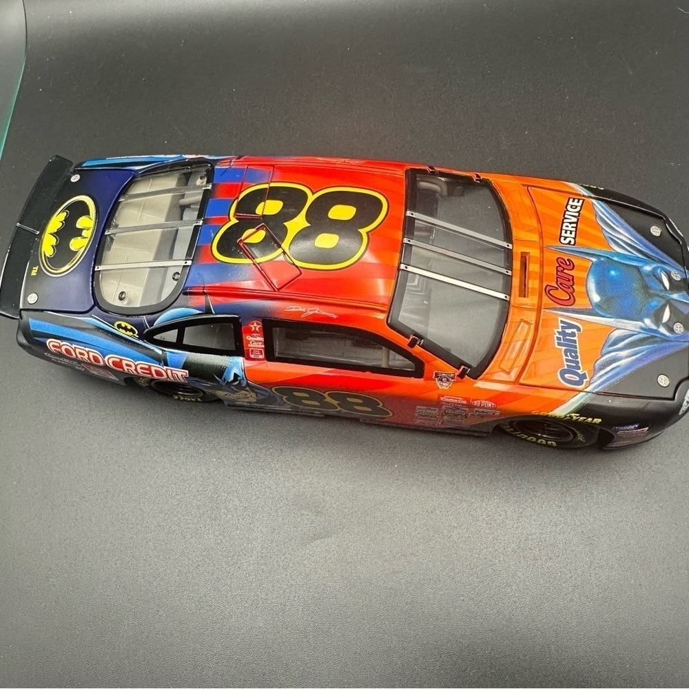 1998 Dale Jarrett Elite 50th Anniversary #88 Batman Ford Credit Die-Cast NASCAR - Picture 5 of 17
